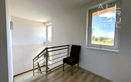 AFYREAL predaj 4izb domu Dunajská Lužná, kolaudácia 2019, veľká obývačka-50m2, krb, terasa, garáž, malá záhradka.