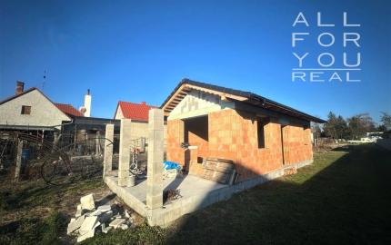 AFYREAL predaj pozemku na stavbu rodinného domu s menšou novostavbou Vojka nad Dunajom