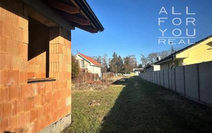 AFYREAL predaj pozemku na stavbu rodinného domu s menšou novostavbou Vojka nad Dunajom