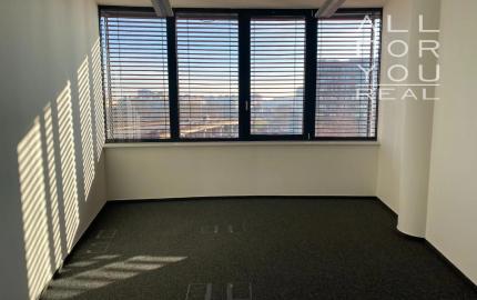 AFYREAL Prenájom kancelárií od 24m2 v TOP budove v Petržalke, parking aj pre návštevy, ľahko dostupné