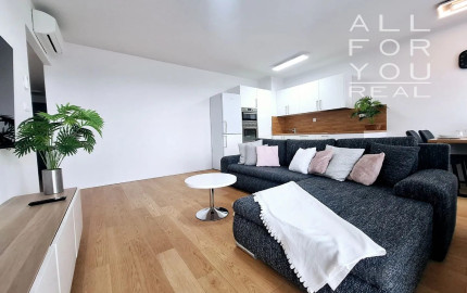 AFYREAL prenájom slnečný 2i byt na 18. posch. -výhľad na panorámu mesta KLINGERKA