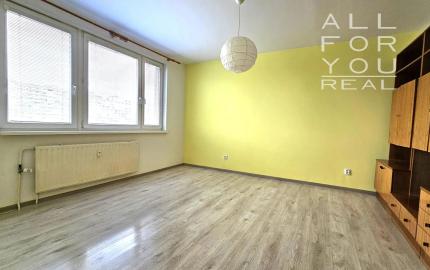 1 izbový byt v Bratislave - Petržalke, 36m2, čiastočná rekonštrukcia "PREDANÉ"