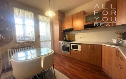 AFYREAL Predaj 4izb byt Vyšehradská Petržalka po staršej kompletnej rekonštrukcii, balkón