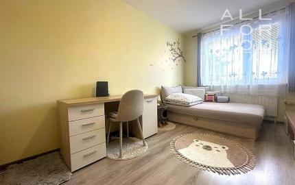 AFYREAL Predaj 4izb byt Vyšehradská Petržalka po staršej kompletnej rekonštrukcii, balkón