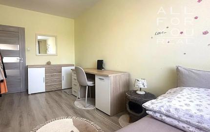 AFYREAL Predaj 4izb byt Vyšehradská Petržalka po staršej kompletnej rekonštrukcii, balkón