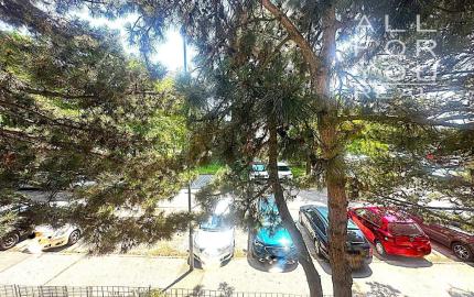 AFYREAL Predaj 4izb byt Vyšehradská Petržalka po staršej kompletnej rekonštrukcii, balkón