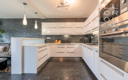 AFYREAL   VIDEO  predaj 4izb nádherný nadštandardný byt s garažou pri lese  VIDEO