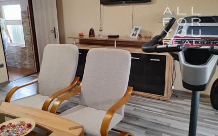 Ponúkame na predaj priestranný rodinný dom v srdci Tokajskej vínnej oblasti – Slovenské Nové Mesto.