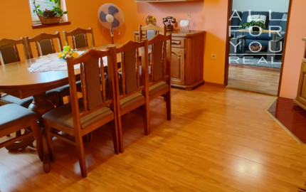 Ponúkame na predaj priestranný rodinný dom v srdci Tokajskej vínnej oblasti – Slovenské Nové Mesto.