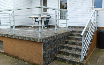 Ponúkame na predaj priestranný rodinný dom v srdci Tokajskej vínnej oblasti – Slovenské Nové Mesto.