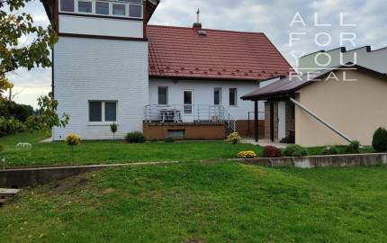 Ponúkame na predaj priestranný rodinný dom v srdci Tokajskej vínnej oblasti – Slovenské Nové Mesto.