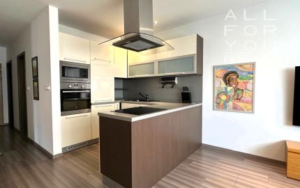 AFYREAL REZERVOVANE 3izb bytu s parkovaním Kadnárova - Rača 68m2 plus loggia 7m2 plus parkovanie.