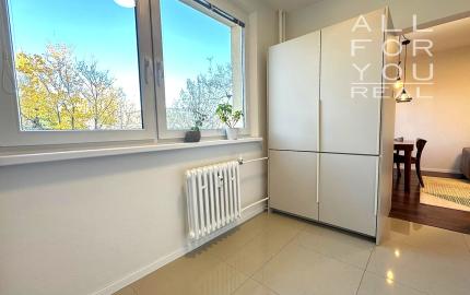 AFYREAL predaj 4izb Cabanova ul., kompletná rekonštrukcia, úložný priestor, loggia, výťah, slnečný, svetlý.