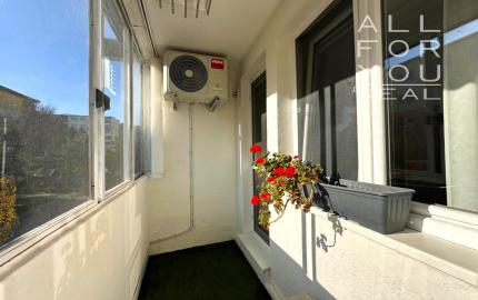 AFYREAL predaj 4izb Cabanova ul., kompletná rekonštrukcia, úložný priestor, loggia, výťah, slnečný, svetlý.