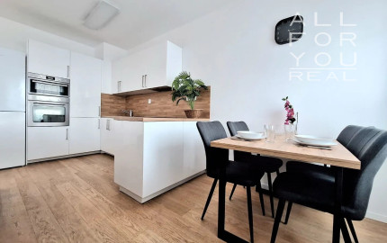 AFYREAL prenájom slnečný 2i byt na 18. posch. -výhľad na panorámu mesta KLINGERKA