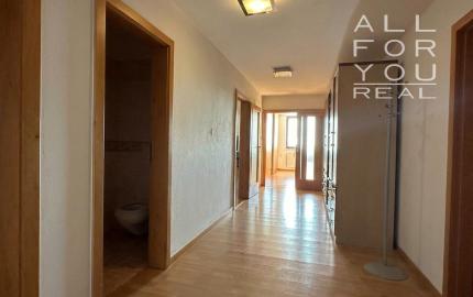 AFYREAL prenájom kancelárií v administratívnej polyfunkčnej budove na začiatku Lozorna