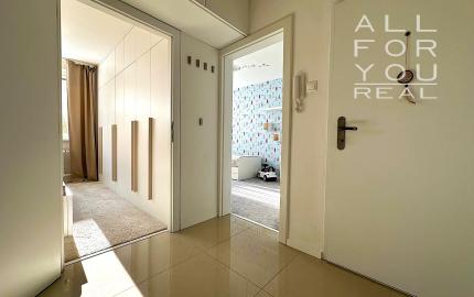 AFYREAL predane 4izb Cabanova ul., kompletná rekonštrukcia, úložný priestor, loggia, výťah, slnečný, svetlý