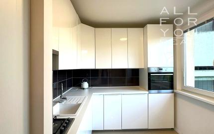 AFYREAL predane 4izb Cabanova ul., kompletná rekonštrukcia, úložný priestor, loggia, výťah, slnečný, svetlý