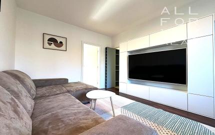 AFYREAL predane 4izb Cabanova ul., kompletná rekonštrukcia, úložný priestor, loggia, výťah, slnečný, svetlý