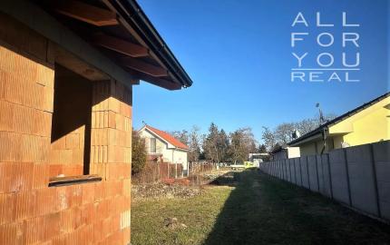 AFYREAL predaj pozemku na stavbu rodinného domu s menšou novostavbou Vojka nad Dunajom