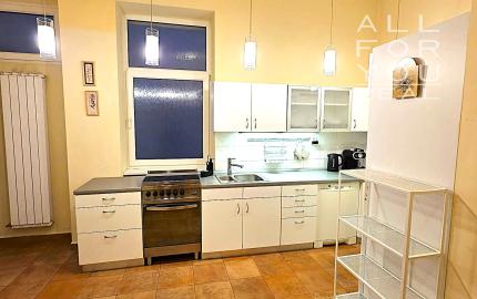 AFYREAL Prenájom typický staromestský 3izb byt Moskovská ul. v srdci Bratislavy- Medická záhrada - RK neplatíte