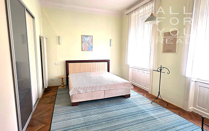 AFYREAL Prenájom typický staromestský 3izb byt Moskovská ul. v srdci Bratislavy- Medická záhrada - RK neplatíte