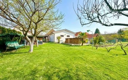 AFYREAL Vojka predaj dom na okamžité bývanie, 4 izby, podnikateľská časť- hala a dieľňa