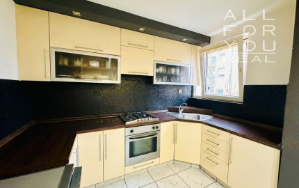 AFYREAL predaj 4izb byt 90m2 Radničné námestie, vlastný kotol na kúrenie, kompl.rekonštr., balkón, veľká pivnica