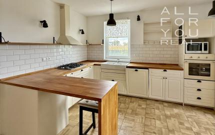 VIDEO, Viac izieb, viac pohody: 5-izbový rodinný dom, kde nikto nemusí robiť kompromisy