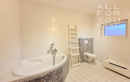 Viac izieb, viac pohody: 5-izbový rodinný dom, kde nikto nemusí robiť kompromisy