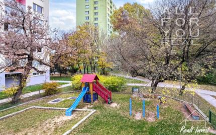 Predaj 3-izbového bytu s loggiou v Petržalke