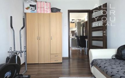 4 izb. byt. jednotka v RD, kompletná rekonštrukcia, 87 m², garáž, pivnica, skladové priestory s pozemkom 333 m2