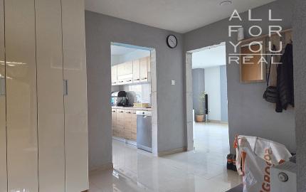 3 izb. byt. jednotka v RD, kompletná rekonštrukcia, 87 m², garáž, pivnica, skladové priestory s pozemkom 333 m2