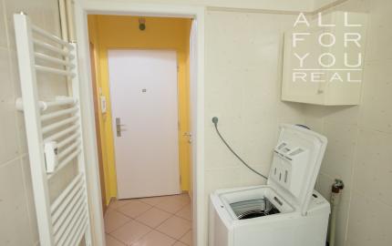 1izbový - 22 m2 - Košická ul.  *** VYBORNA PONUKA V BLÍZKOSTI CENTRA ***