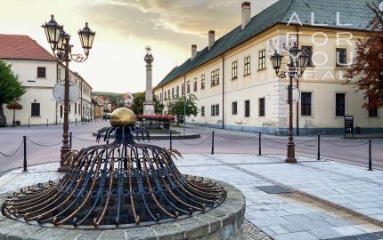 Zaujímavý 2i byt s rozlohou až 59 m2 - ul. Kozmonautov / Svätý Jur  ***  BYT JE LEN  16min CESTY OD CENTRA BRATISLAVY  ***