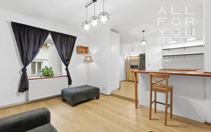 ZREKONŠTRUOVANÝ 2 izbový byt,  60 m2, Prostredná ul.  *** VÝBORNÁ PONUKA ***