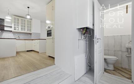 ZREKONŠTRUOVANÝ 2 izbový byt,  60 m2, Prostredná ul.  *** VÝBORNÁ PONUKA ***