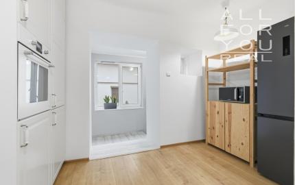 ZREKONŠTRUOVANÝ 2 izbový byt,  60 m2, Prostredná ul.  *** VÝBORNÁ PONUKA ***