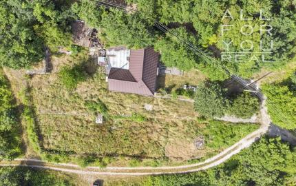 Výnimočný pozemok s RD a nádherným výhľadom na Svätý Jur