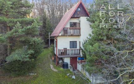 3 podlažný dom 95 m2 - pozemok 2884 m2 Svätý Jur   *** SÚPISNÉ ČÍSLO - TRVALÉ BÝVANIE ***