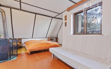 3 podlažný dom 95 m2 - pozemok 2884 m2 Svätý Jur   *** SÚPISNÉ ČÍSLO - TRVALÉ BÝVANIE ***