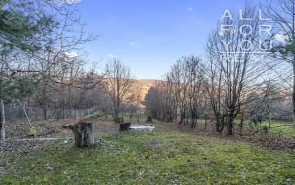 3 podlažný dom 95 m2 - pozemok 2884 m2 Svätý Jur   *** SÚPISNÉ ČÍSLO - TRVALÉ BÝVANIE ***