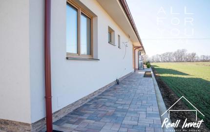 SOKOLOVCE / Exkluzívny 4-izbový bungalov pripravený na kúpu