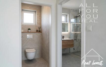 SOKOLOVCE / Exkluzívny 4-izbový bungalov pripravený na kúpu