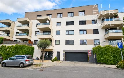 Ihneď voľný 3-izbový byt 91,12 m²,západný balkón,Pod vŕškami