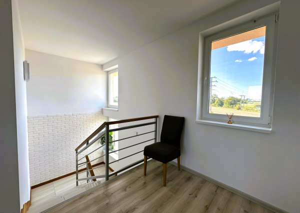 AFYREAL predaj 4izb domu Dunajská Lužná, kolaudácia 2019, veľká obývačka-50m2, krb, terasa, garáž, malá záhradka.