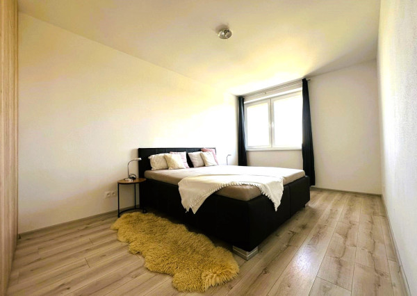 AFYREAL predaj 4izb domu Dunajská Lužná, kolaudácia 2019, veľká obývačka-50m2, krb, terasa, garáž, malá záhradka.