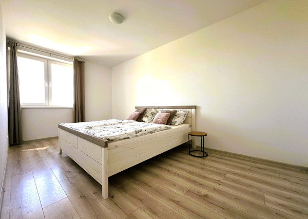 AFYREAL predaj 4izb domu Dunajská Lužná, kolaudácia 2019, veľká obývačka-50m2, krb, terasa, garáž, malá záhradka.