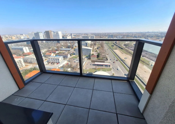 AFYREAL prenájom slnečný 2i byt na 18. posch. -výhľad na panorámu mesta KLINGERKA