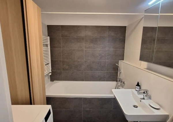 AFYREAL prenájom slnečný 2i byt na 18. posch. -výhľad na panorámu mesta KLINGERKA